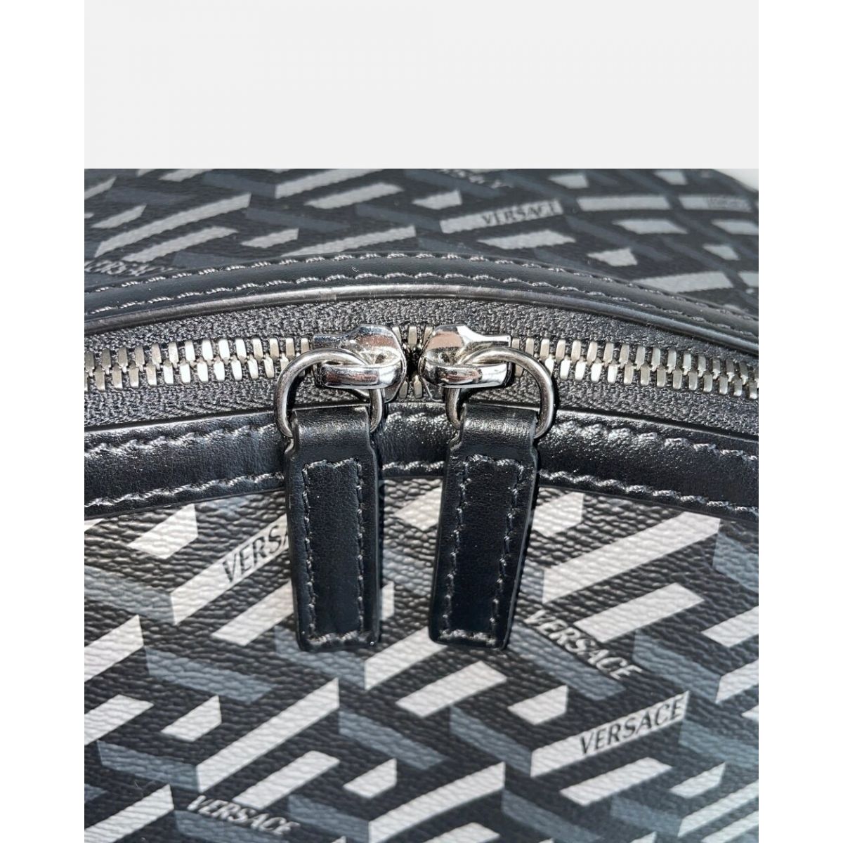 Рюкзак Versace La Greca Signature серый Рюкзак Versace La Greca Signature серый